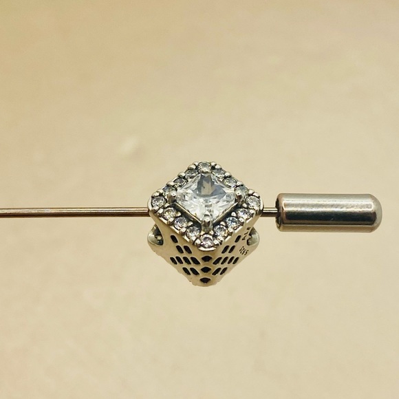 EUC Pandora 796206CZ Sterling Silver Geometric Radiance Charm w/ Clear Zirconia - Picture 4 of 8